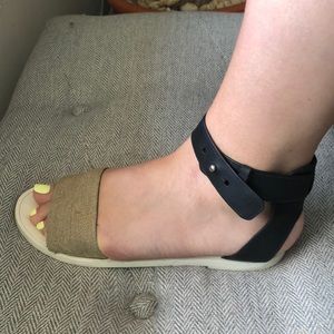 Women sandals